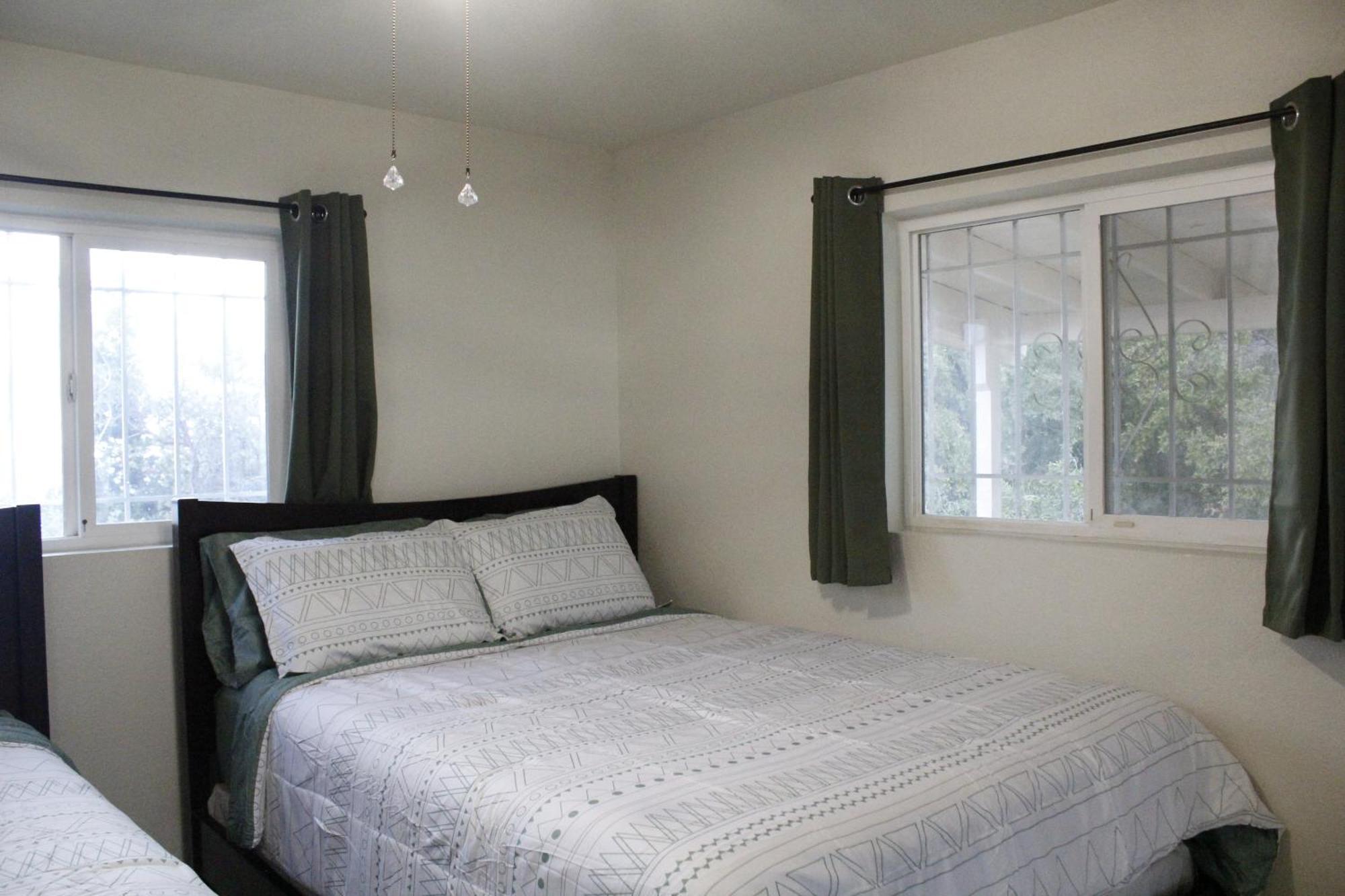 Hummingbird Hill - Entire Cabin Dunlap Экстерьер фото